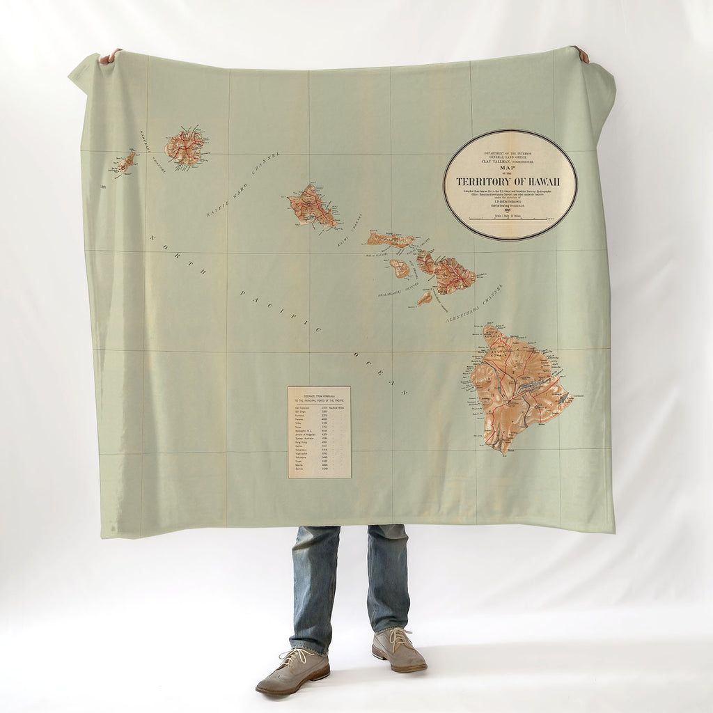 Hawaiian Islands Vintage Map Blanket